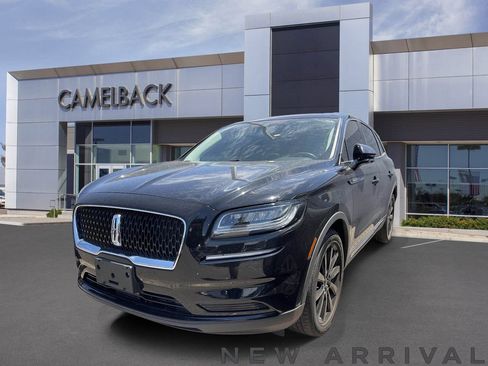 Used 2023 Lincoln Nautilus Reserve w/ Monochromatic Package FWD image 2