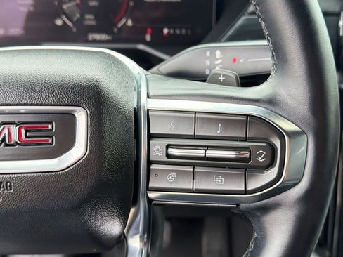 Used 2025 GMC Acadia Elevation w/ Elevation Premium Package FWD image 26