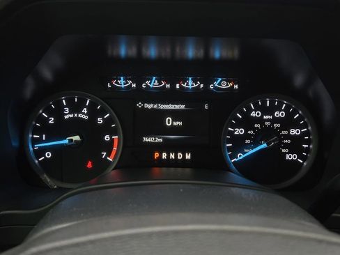 Used 2022 Ford F250 XLT w/ Black Appearance Package AWD/4WD image 2