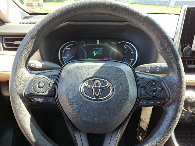 Used 2024 Toyota RAV4 LE AWD/4WD image 19