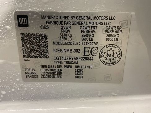 Used 2025 GMC Sierra 2500 AT4X w/ AT4X AEV Edition image 12