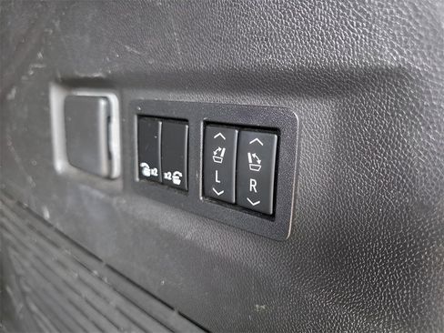 Used 2021 Chevrolet Tahoe Z71 w/ Luxury Package image 10