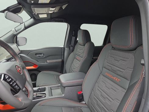 Used 2025 Nissan Frontier PRO-4X w/ Tow Package AWD/4WD image 12
