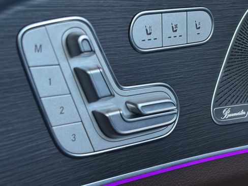 Used 2025 Mercedes-Benz GLS 450 4MATIC image 32