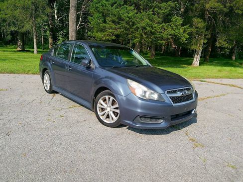 Used 2014 Subaru Legacy 2.5i Premium AWD/4WD image 17