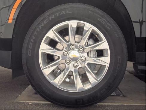 Used 2026 Chevrolet Suburban Premier w/ Sun And Tow Package AWD/4WD image 15