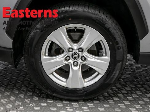 Used 2021 Toyota RAV4 XLE w/ XLE Grade Weather Package AWD/4WD image 33