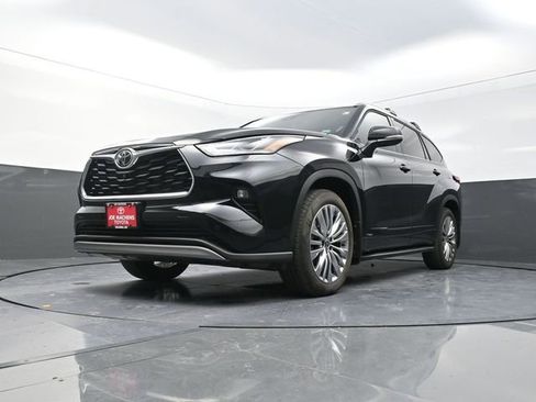 Used 2026 Toyota Highlander Platinum image 40