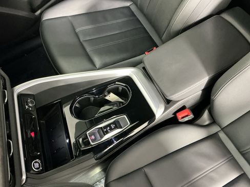 Used 2025 Audi Q5 Premium w/ 19" Wheel Package AWD/4WD image 17