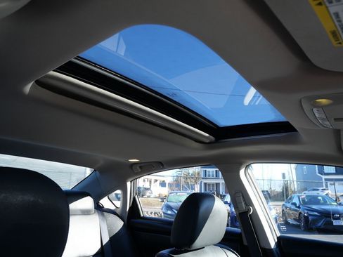 Used 2017 Nissan Altima 2.5 SL w/ Moonroof Package image 17