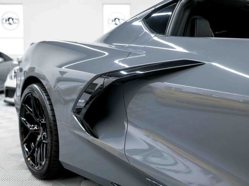 Used 2024 Chevrolet Corvette Stingray Preferred Cpe w/ Z51 Performance Package RWD image 19