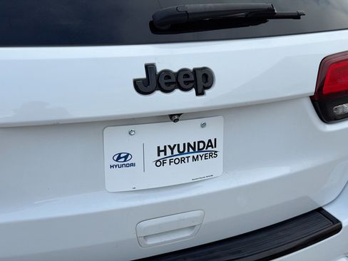 Used 2015 Jeep Grand Cherokee Altitude image 11