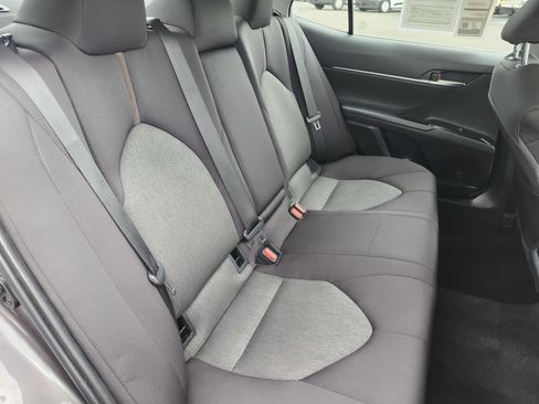 Used 2019 Toyota Camry LE w/ Convenience Package FWD image 18