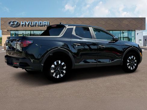 Certified 2025 Hyundai Santa Cruz SE FWD image 8