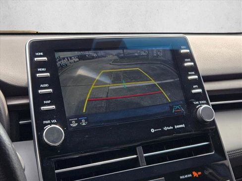 Used 2022 Toyota Avalon XLE image 12