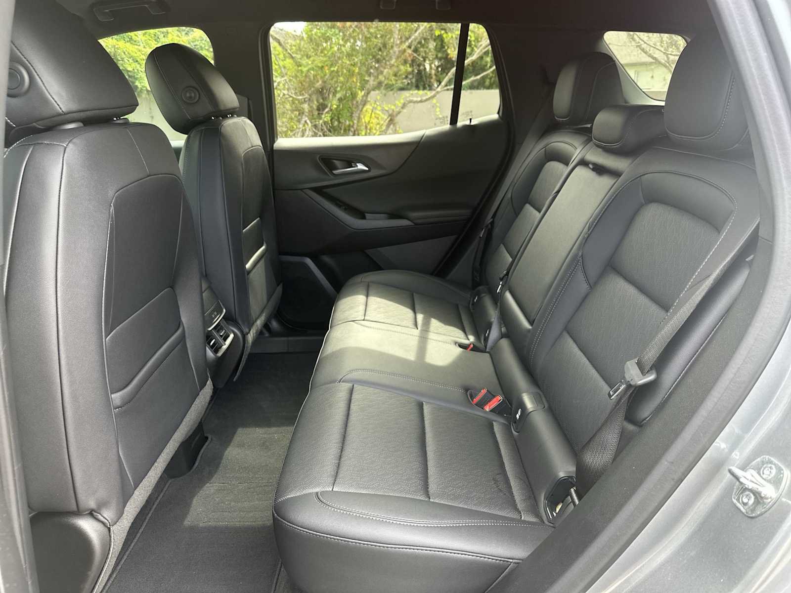 Certified 2025 Chevrolet Equinox LT w/ Convenience Package II FWD image 17