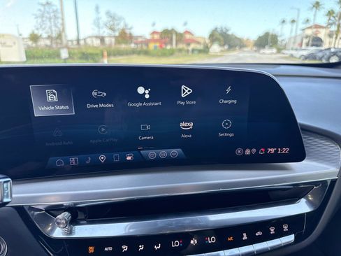 Used 2025 Cadillac Lyriq Sport image 26