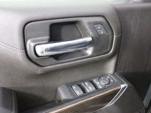 Used 2021 Chevrolet Silverado 1500 RST image 17