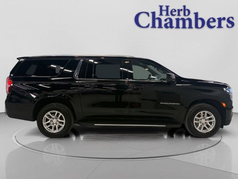 Used 2021 Chevrolet Suburban LT image 2