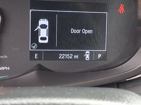 Used 2019 Chevrolet Trax LT w/ LT Convenience Package AWD/4WD image 22