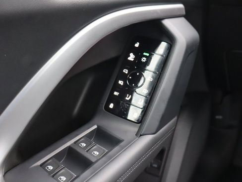 Used 2025 Audi Q5 Premium Plus w/ Premium Plus image 18