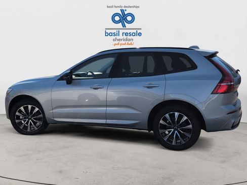 Used 2025 Volvo XC60 B5 Plus image 5
