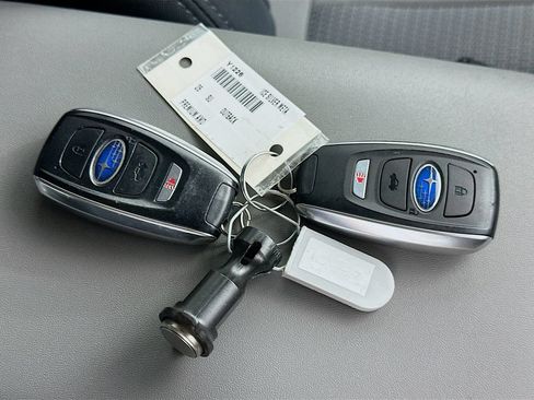 Used 2025 Subaru Outback Premium AWD/4WD image 34