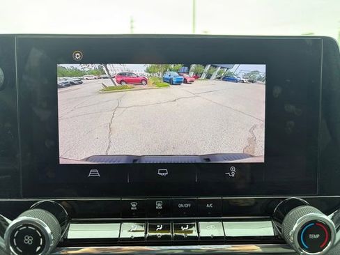 Used 2024 Chevrolet Colorado Trail Boss w/ Advanced Trailering Package AWD/4WD image 5