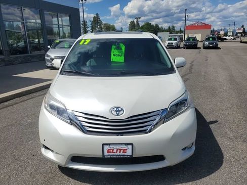 Used 2017 Toyota Sienna Limited Premium AWD/4WD image 3