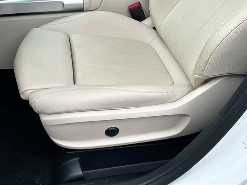 Used 2025 Mercedes-Benz GLB 250 4MATIC image 19