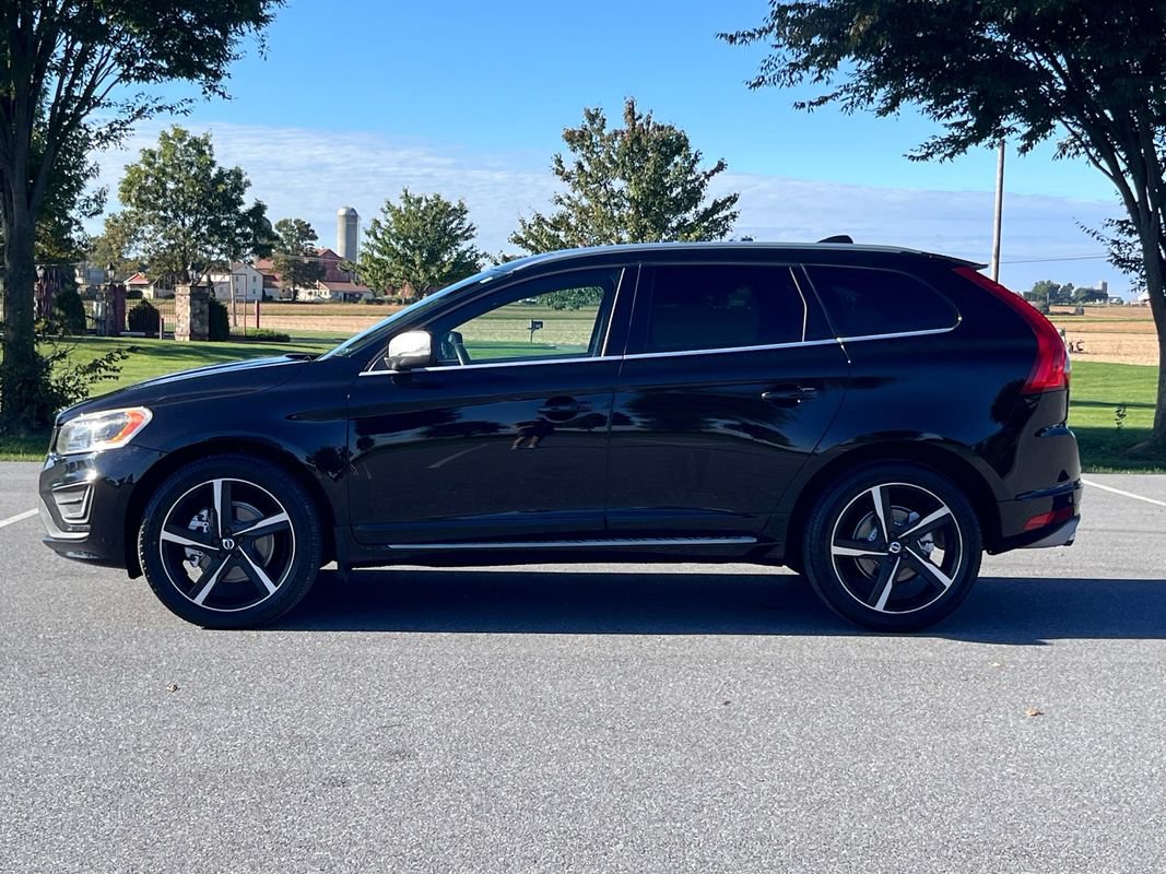 Used 2016 Volvo XC60 T6 R-Design AWD/4WD image 4