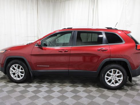 Used 2015 Jeep Cherokee Latitude AWD/4WD image 28