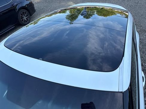 Used 2016 Hyundai Veloster Turbo w/ Option Group 04 FWD image 13