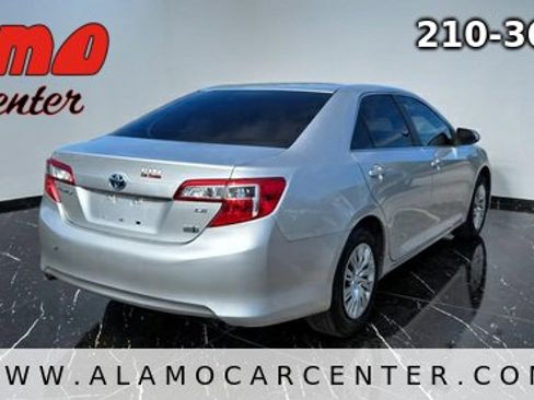 Used 2013 Toyota Camry LE image 5