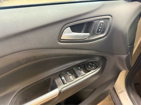 Used 2018 Ford Escape SE w/ SE Sync 3 Package AWD/4WD image 7