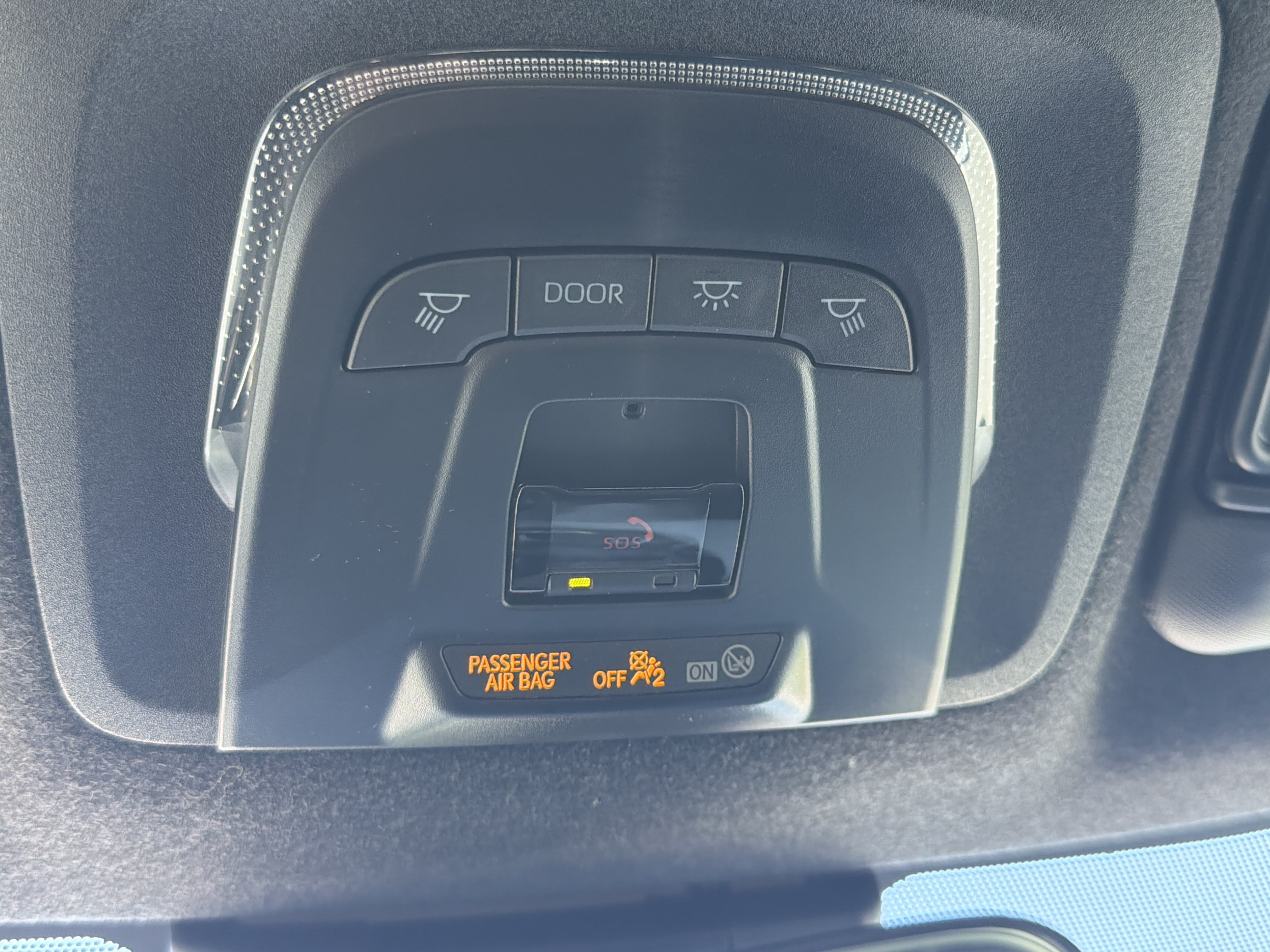 Certified 2025 Toyota Corolla SE FWD image 5