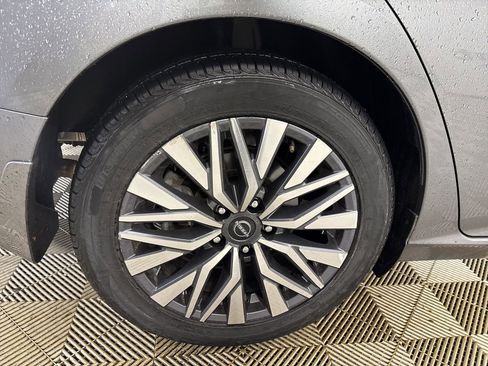 Used 2023 Nissan Altima 2.5 SV w/ SV Premium Package image 31