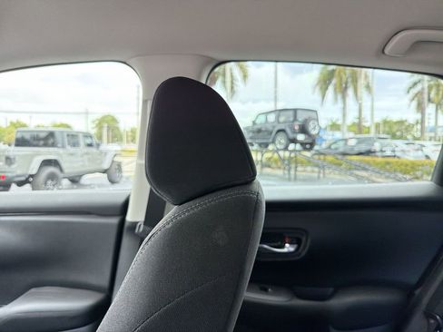 Certified 2025 Honda HR-V LX image 12