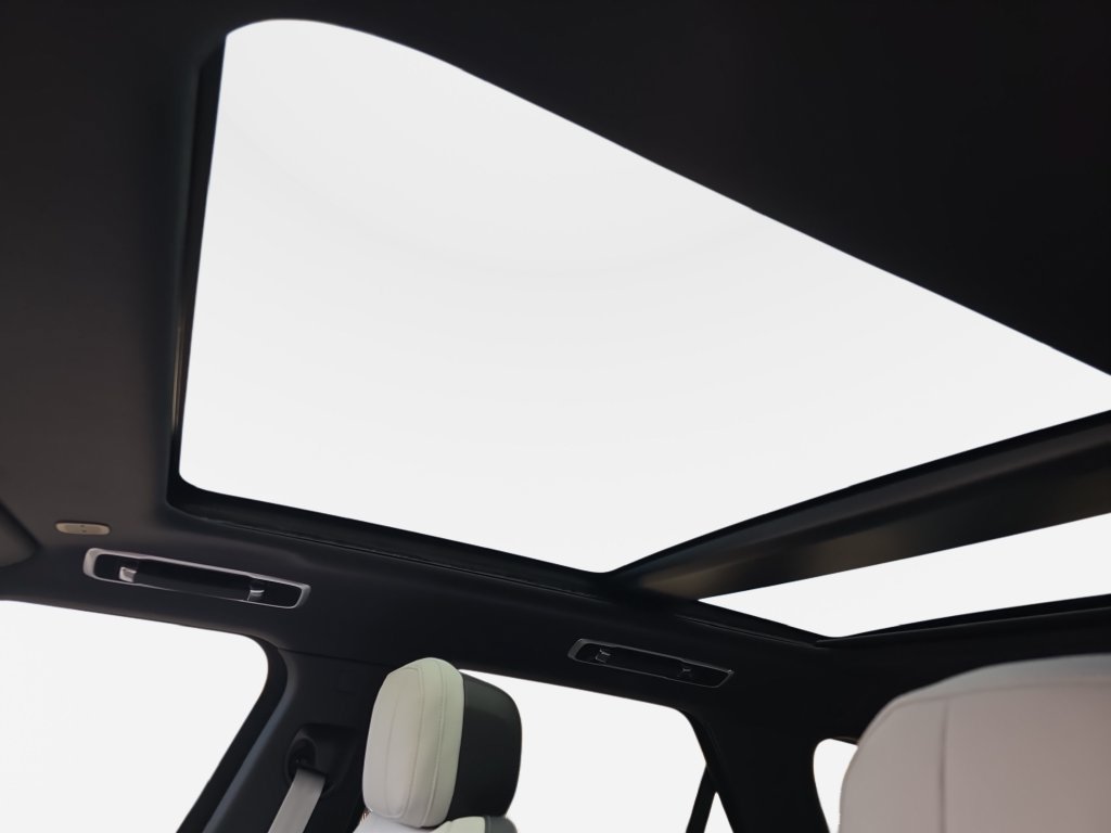 New 2027 Land Rover Range Rover Sport Battersea AWD/4WD image 20