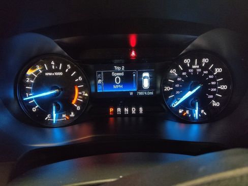 Used 2018 Ford Explorer XLT image 23