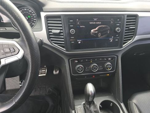 Used 2021 Volkswagen Atlas Cross Sport SE w/ Panoramic Sunroof Package FWD image 21