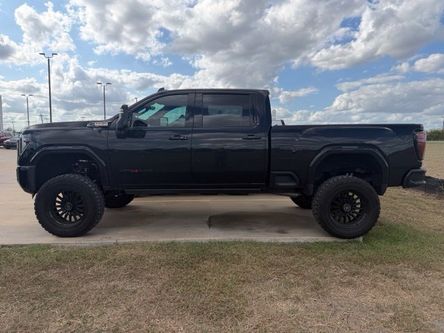 Used 2025 GMC Sierra 2500 AT4 w/ AT4 Premium Plus Package AWD/4WD image 3