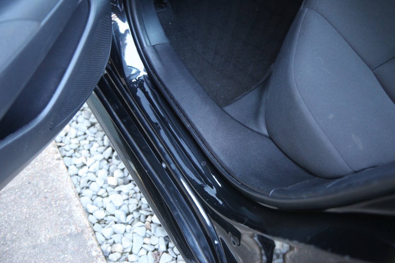 Used 2021 Toyota Corolla LE FWD image 43