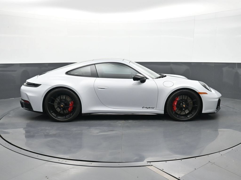 Certified 2026 Porsche 911 Carrera 4 GTS AWD/4WD image 19