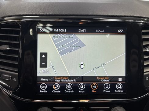 Used 2020 Jeep Grand Cherokee Altitude AWD/4WD image 21