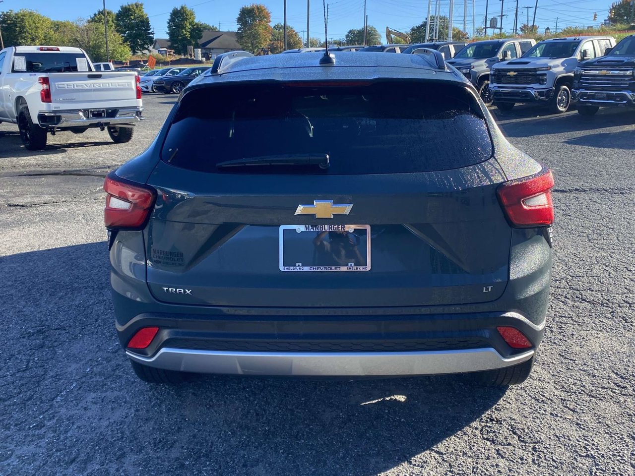 Used 2025 Chevrolet Trax LT FWD image 7