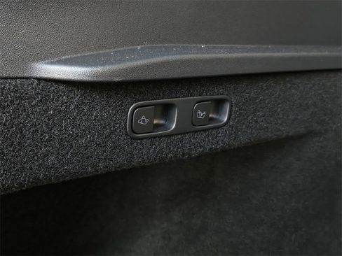 Used 2023 Tesla Model Y 2WD image 23