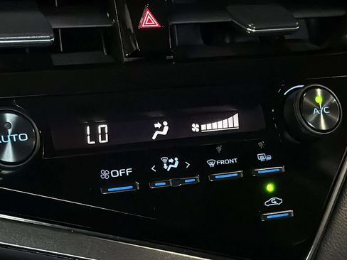Used 2023 Toyota Camry SE AWD/4WD image 26