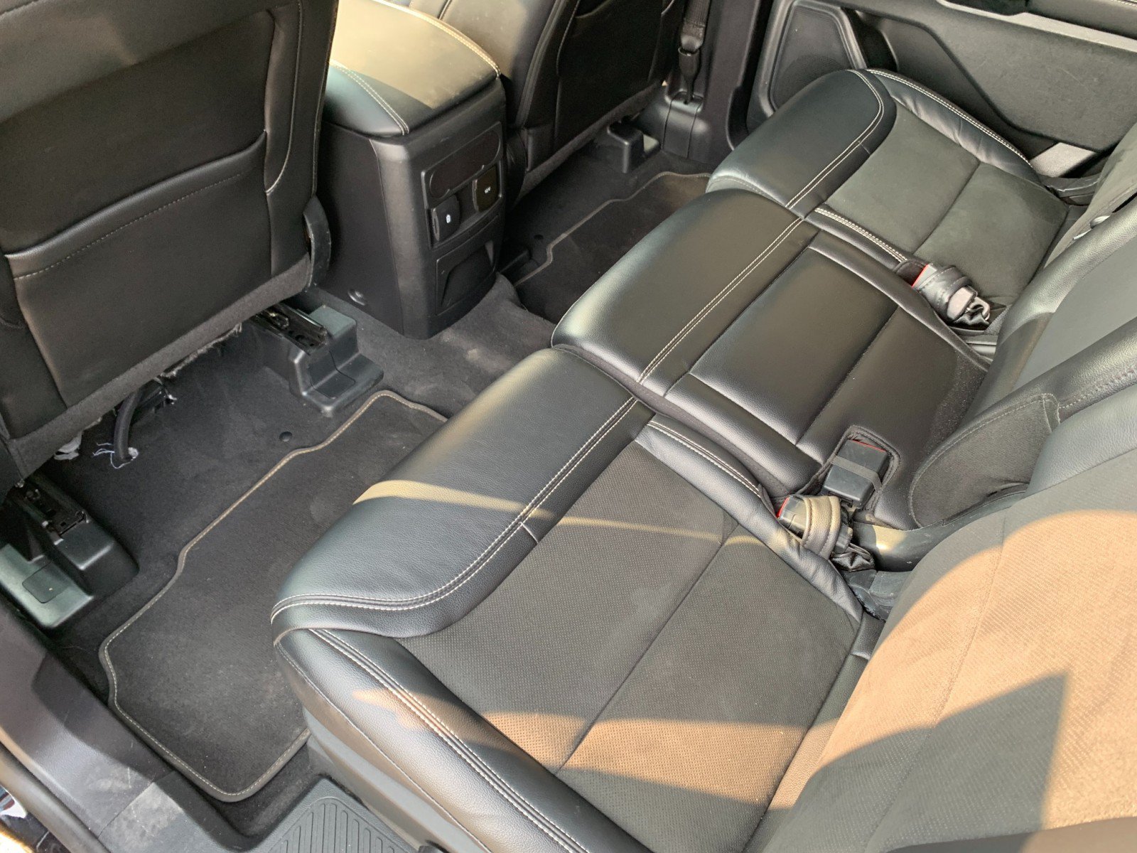 Used 2022 Ford Explorer ST AWD/4WD image 34