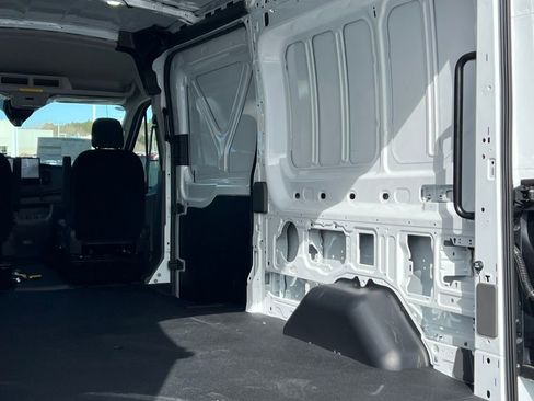 New 2026 Ford Transit 250 148 Medium Roof Extended AWD image 7